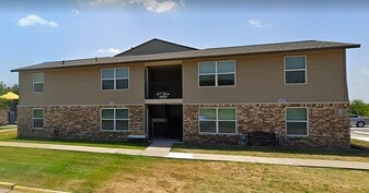 1501 Newland Dr in Gainesville, TX - Building Photo