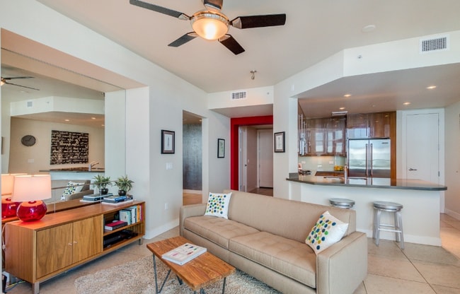 140 E Rio Salado Pkwy in Tempe, AZ - Building Photo - Building Photo