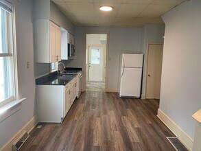 146 E Main St in Leola, PA - Building Photo - Building Photo