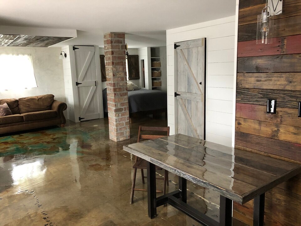 27 Hambrick Rd, Unit e in Nitro, WV - Building Photo