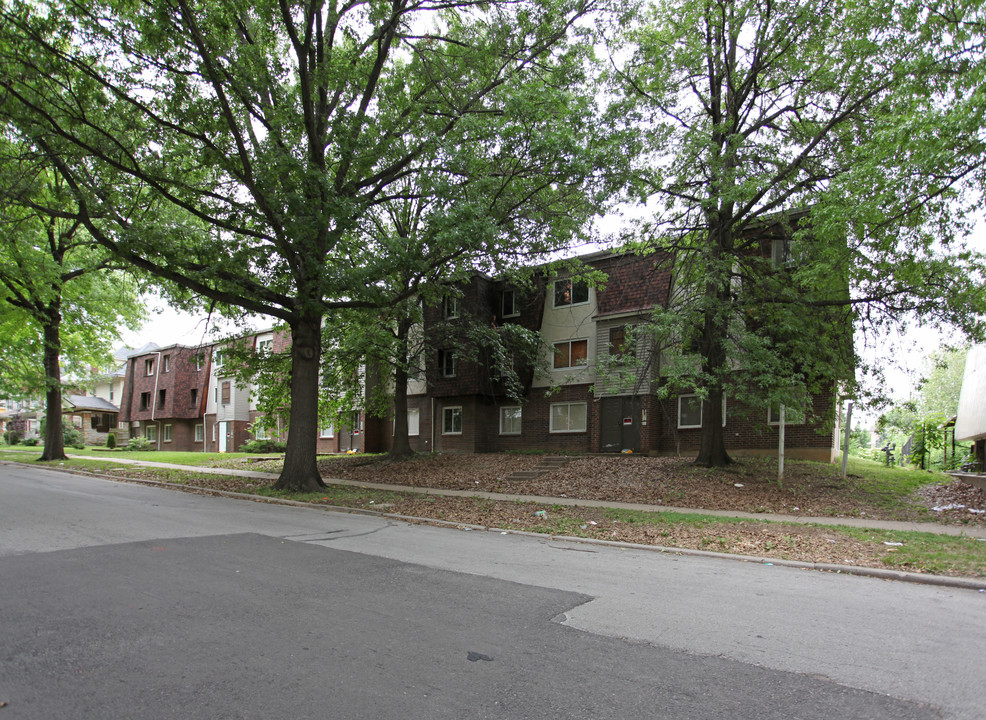 The Chase Apartments in Kansas City, MO - Building Photo