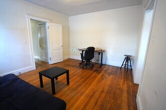 294 Harvard St, Unit 4 in Cambridge, MA - Building Photo - Building Photo