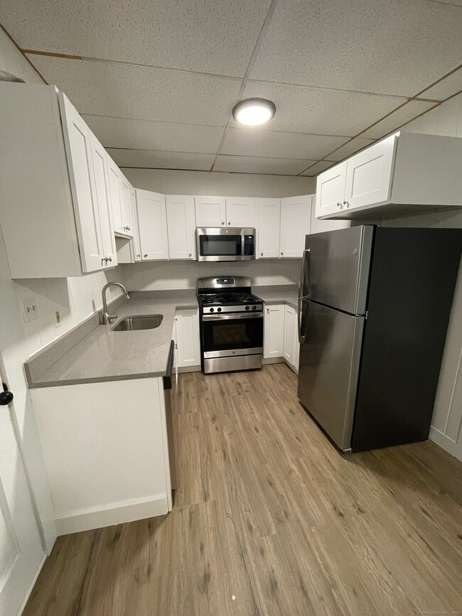 291 Maple Ave in Cheshire, CT - Building Photo - Building Photo