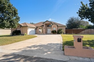 206 Saddle Blanket in Del Rio, TX - Building Photo - Building Photo