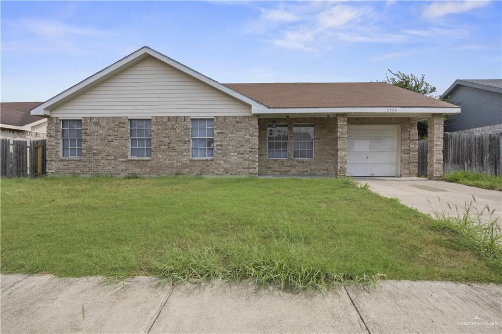 2004 Fullerton Ave in McAllen, TX - Building Photo