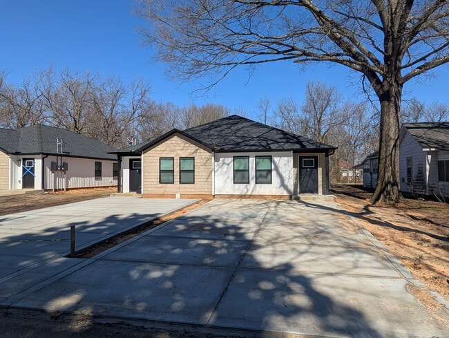 property at 2058 Ellis St