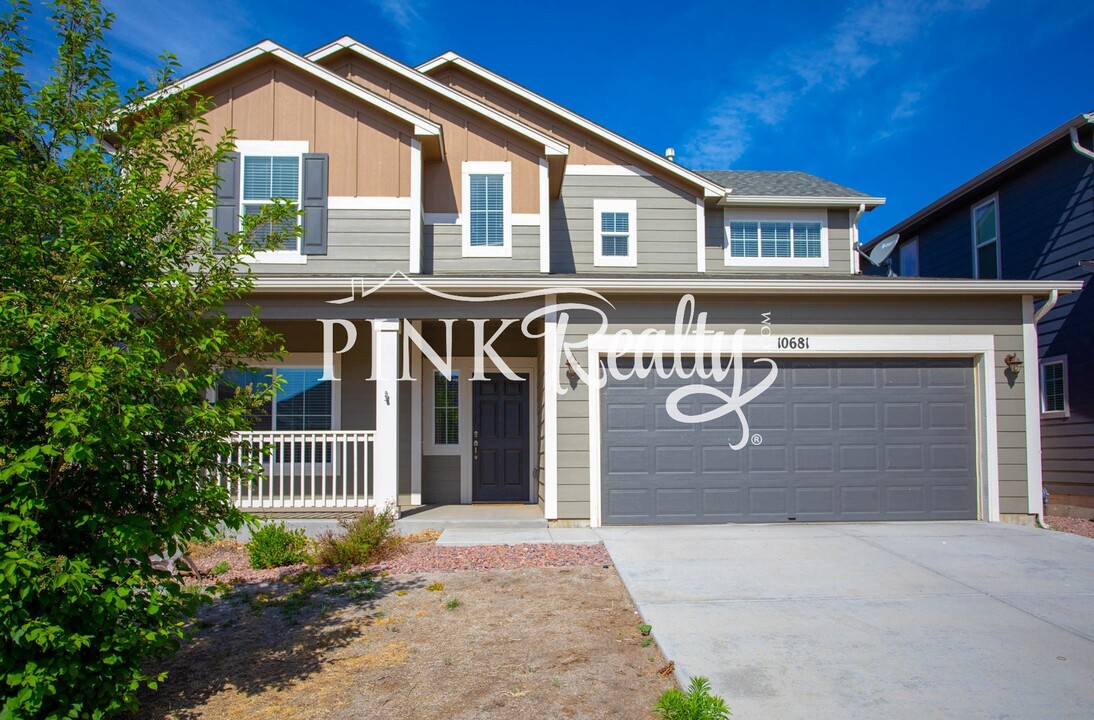 10681 Abrams Dr in Colorado Springs, CO - Building Photo