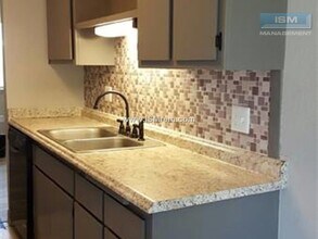 Lake Boulevard Apartment Homes in Redding, CA - Building Photo - Building Photo