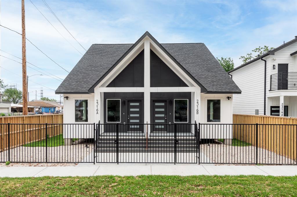 2316 McKee St in Houston, TX - Building Photo