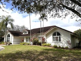 8001 SW 160th St in Palmetto Bay, FL - Building Photo