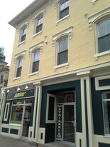 73 King St W in Cobourg, ON - Building Photo