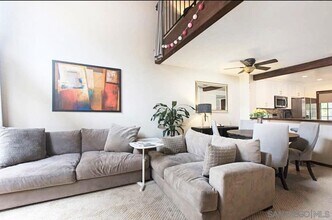 8682 Villa La Jolla Dr in San Diego, CA - Building Photo - Building Photo