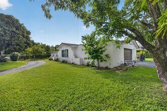 7690 SW 128th St in Miami, FL - Building Photo - Building Photo