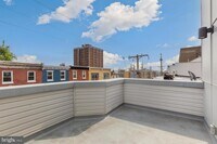 2418 W Jefferson St photo'