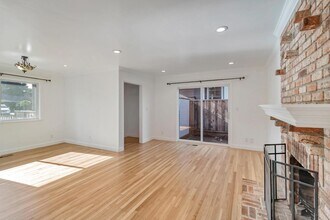 123 Dunsmuir Way in Menlo Park, CA - Building Photo - Building Photo