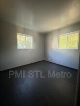 10736 Spring Garden Dr in St. Louis, MO - Building Photo - Building Photo