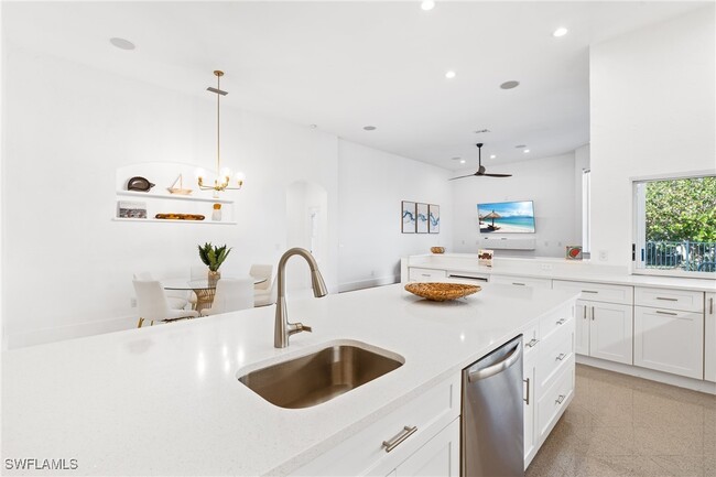 4090 W Gulf Dr in Sanibel, FL - Building Photo - Building Photo
