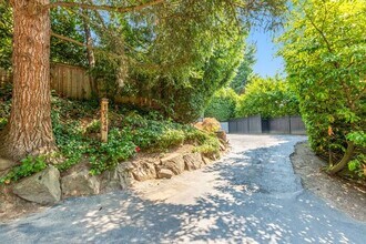 10544 Alton Ave NE in Seattle, WA - Building Photo - Building Photo