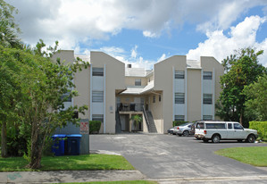 11610 NW 39th St Apartments