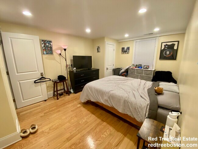 7 Acron Rd, Unit #1