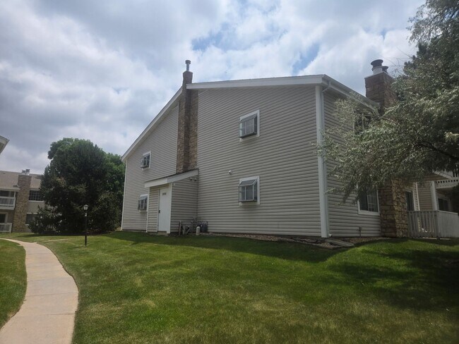 14191 E Jewell Ave in Aurora, CO - Foto de edificio - Building Photo