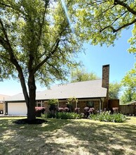 822 Via Valencia in Mesquite, TX - Building Photo - Building Photo