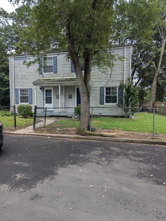 30 Hilltop Rd, Unit 1R