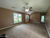 105 Gregory Dr photo'