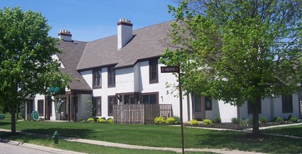 St. Andrews Village Apartments in Dublin, OH - Building Photo - Building Photo