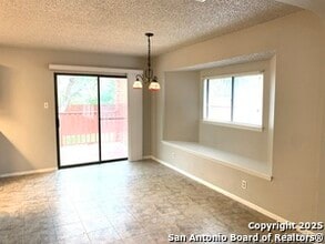 7322 Huntwood Cir in San Antonio, TX - Building Photo - Building Photo