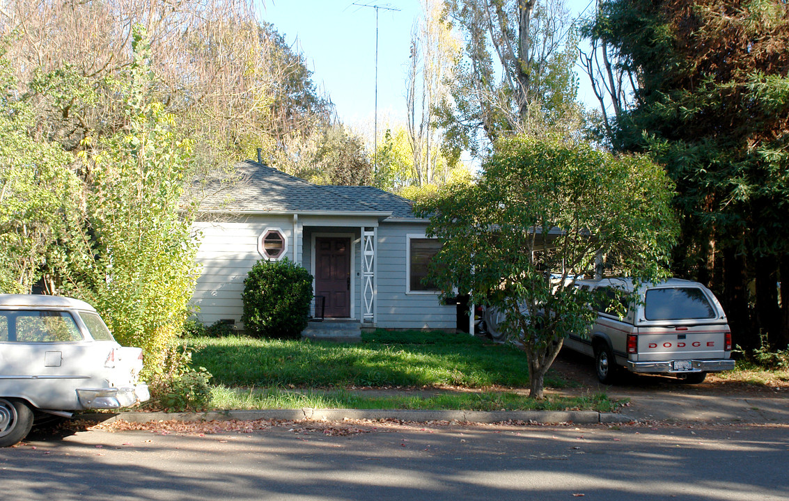 1532 King St in Santa Rosa, CA - Building Photo