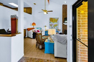 3100 75th St in Galveston, TX - Foto de edificio - Building Photo