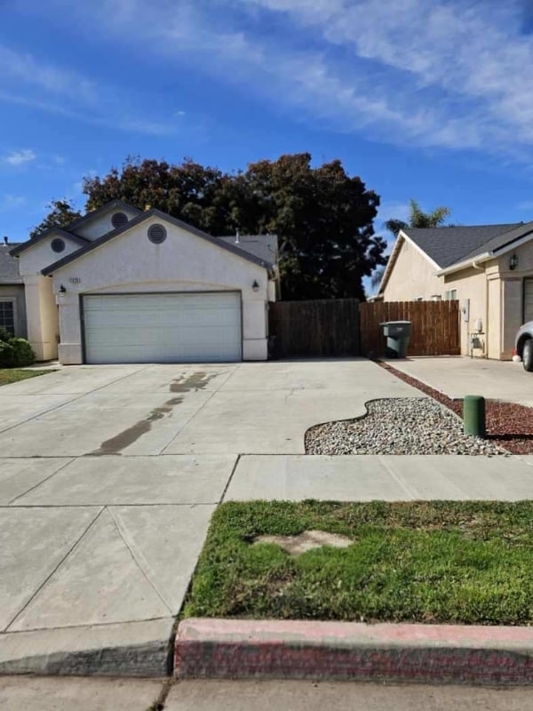 1075 Sorrel Ave in Lemoore, CA - Foto de edificio - Building Photo