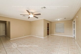 321 Canterbury Dr W in Riviera Beach, FL - Building Photo - Building Photo