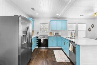 1132 Carter Ave in Mount Pleasant, SC - Foto de edificio - Building Photo