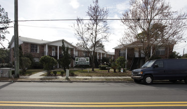 St. Charles Gardens Apartments in Jacksonville, FL - Building Photo - Building Photo