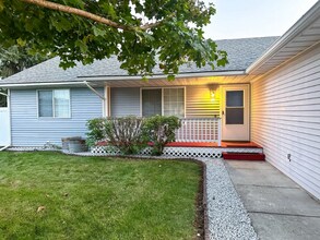 1428 W Heron Ave in Hayden, ID - Building Photo - Building Photo
