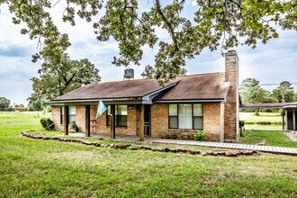 1769 State Hwy 75 N in Huntsville, TX - Building Photo - Building Photo