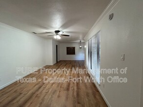 8913 Sirocka Dr in Benbrook, TX - Building Photo - Building Photo