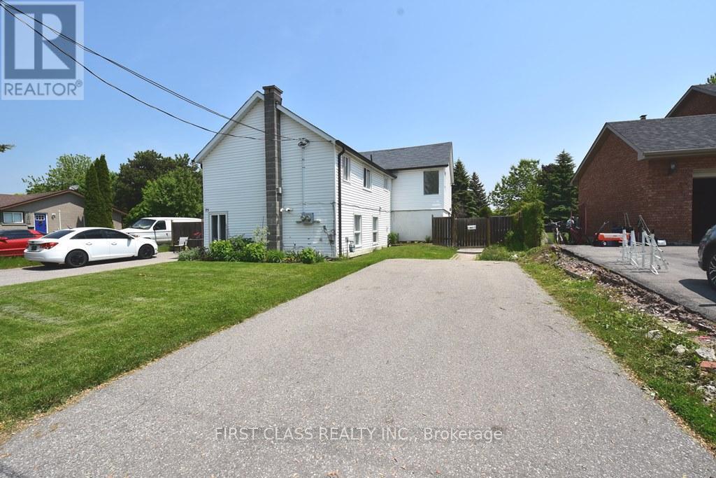 75 Bradshaw St in Bowmanville, ON - Building Photo