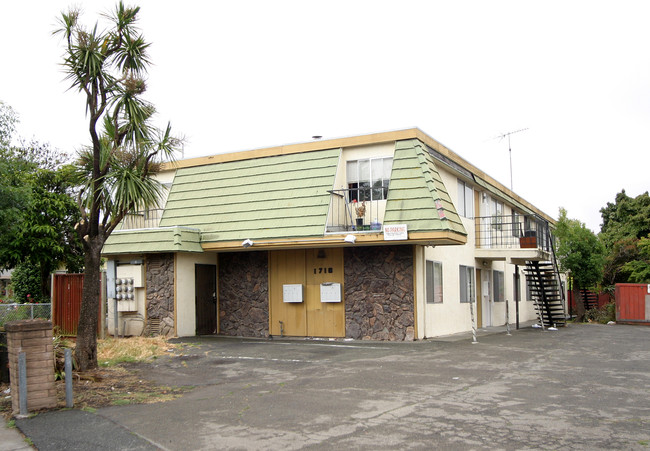 1716 Broadway Ave in San Pablo, CA - Foto de edificio - Building Photo