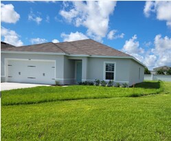 1546 Finnigan Cir in Haines City, FL - Building Photo