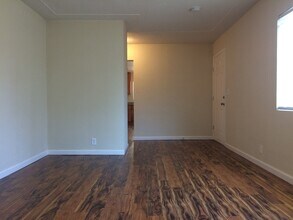320 School Ave in Oakdale, CA - Building Photo - Building Photo
