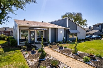 Parc Lake / Bay Shore Village in Lewisville, TX - Foto de edificio - Building Photo