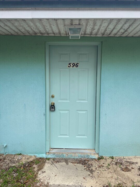 596 Florosa Ct in Mary Esther, FL - Building Photo