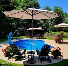 6 Bradford Dr in Saratoga Springs, NY - Building Photo - Building Photo