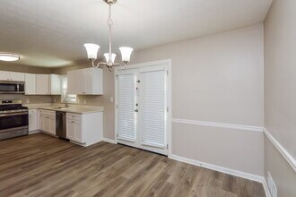 661 Greenview Ave SE in Conyers, GA - Foto de edificio - Building Photo