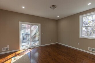 69 Hutton St in Jersey City, NJ - Building Photo - Building Photo