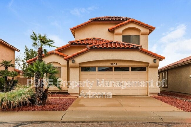 property at 3009 E Woodland Dr