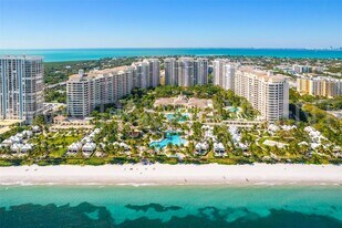 785 Crandon Blvd in Key Biscayne, FL - Building Photo